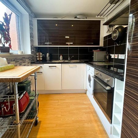 Kelvingrove 2 Bedroom Apartment - Private Parking Glasgow Exterior photo