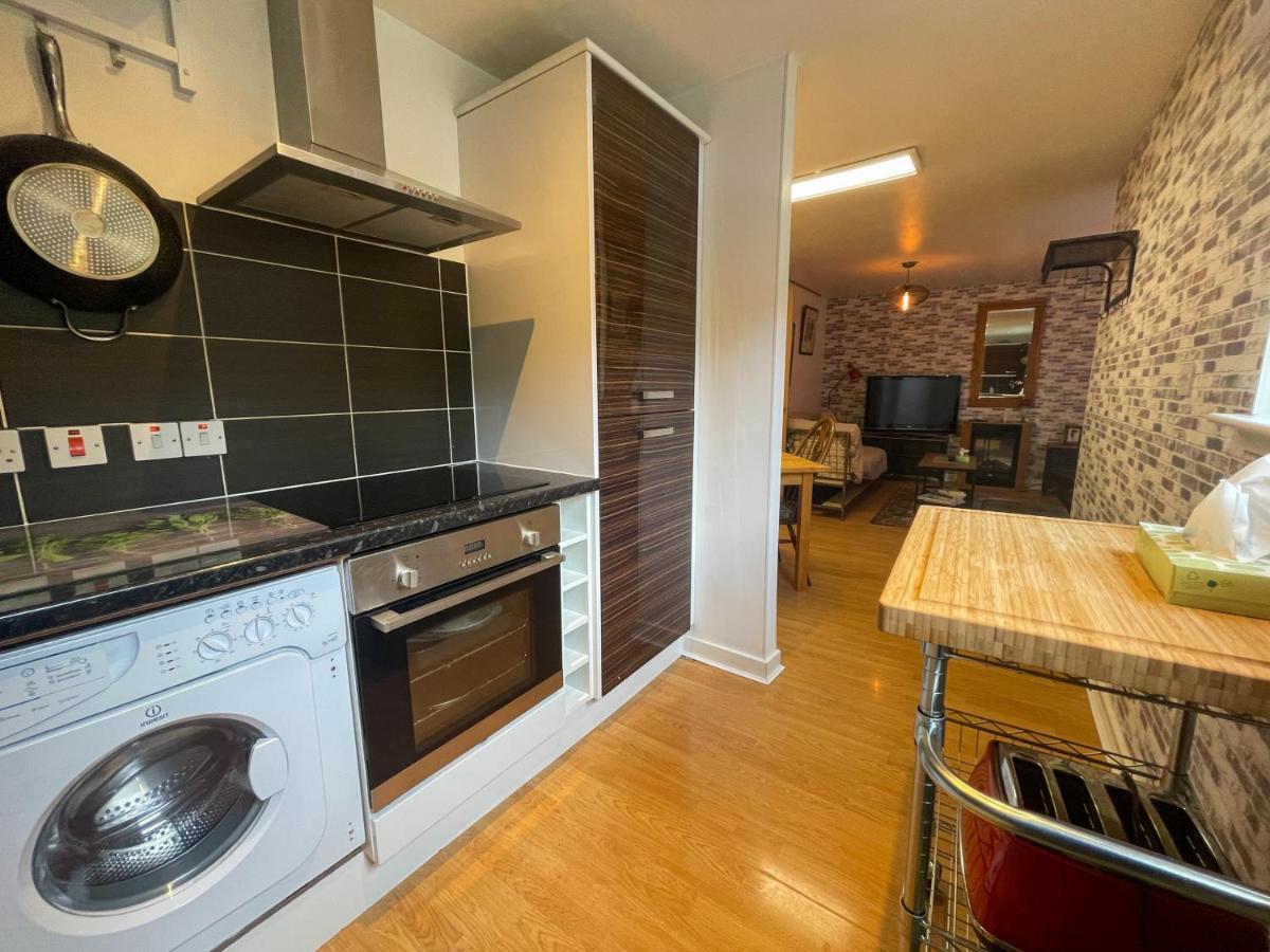 Kelvingrove 2 Bedroom Apartment - Private Parking Glasgow Exterior photo