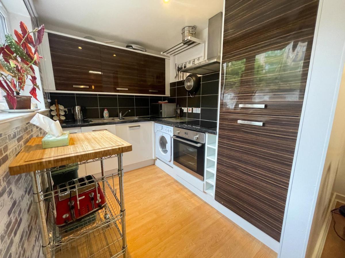 Kelvingrove 2 Bedroom Apartment - Private Parking Glasgow Exterior photo